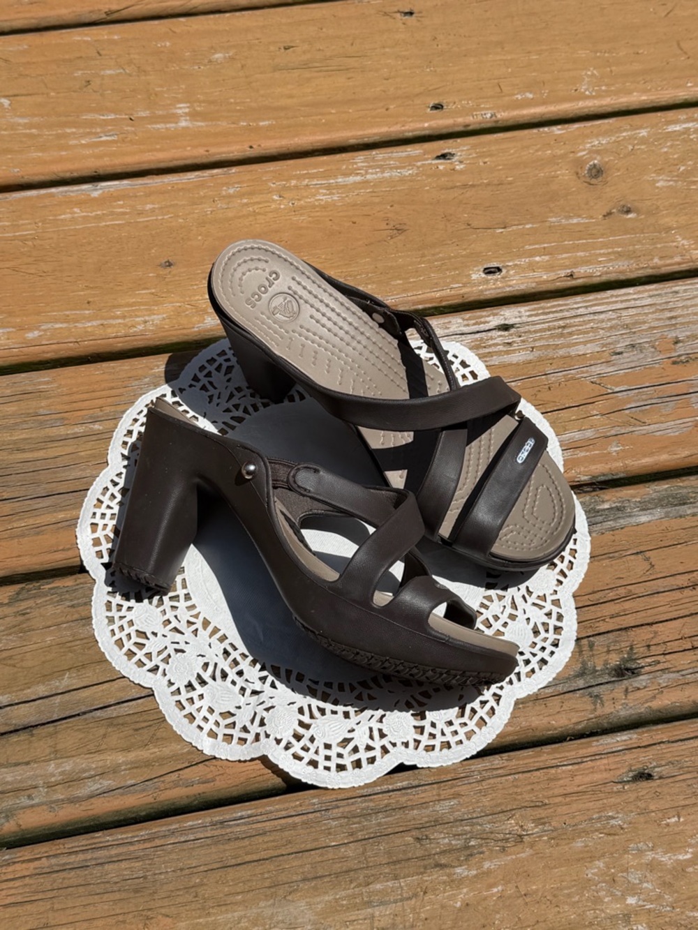 CROCS Women’s Dark Brown Cross-Strap Chunky Heel Sandals